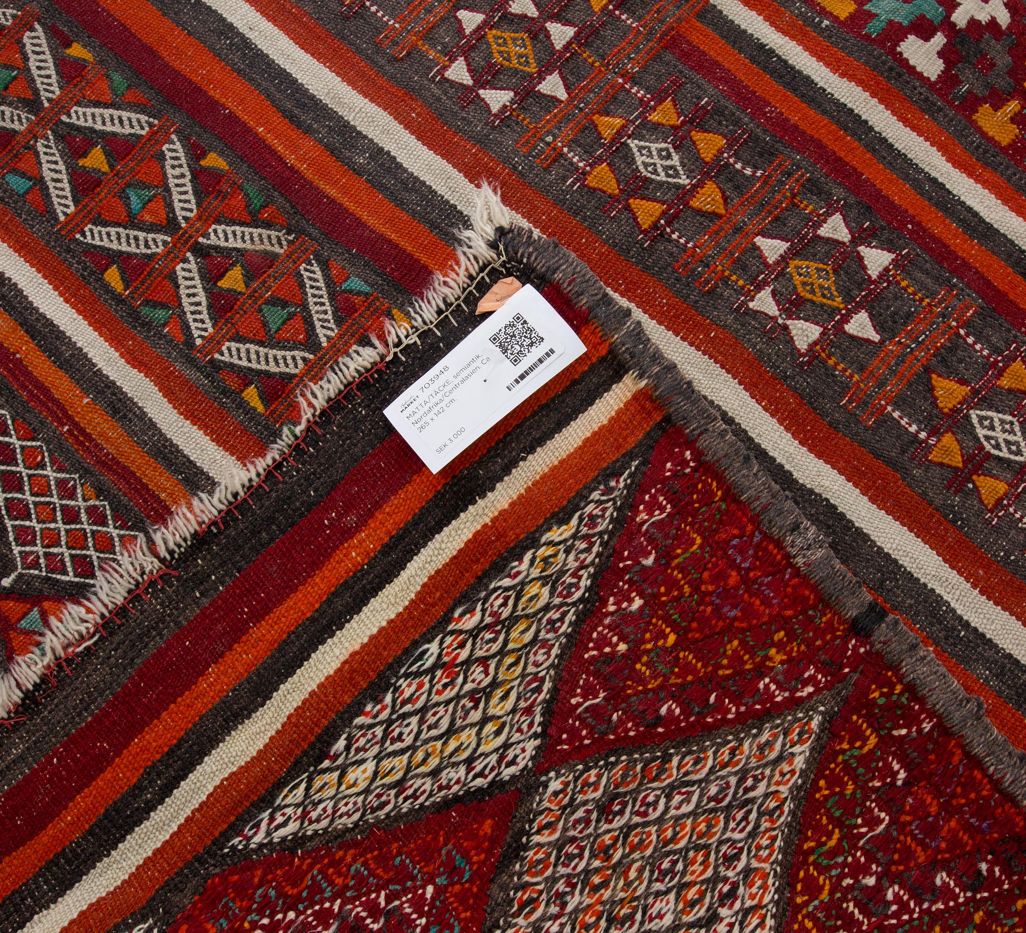 MATTA/TÄCKE, semiantik, Nordafrika/Centralasien. Ca 265 x 142 cm.