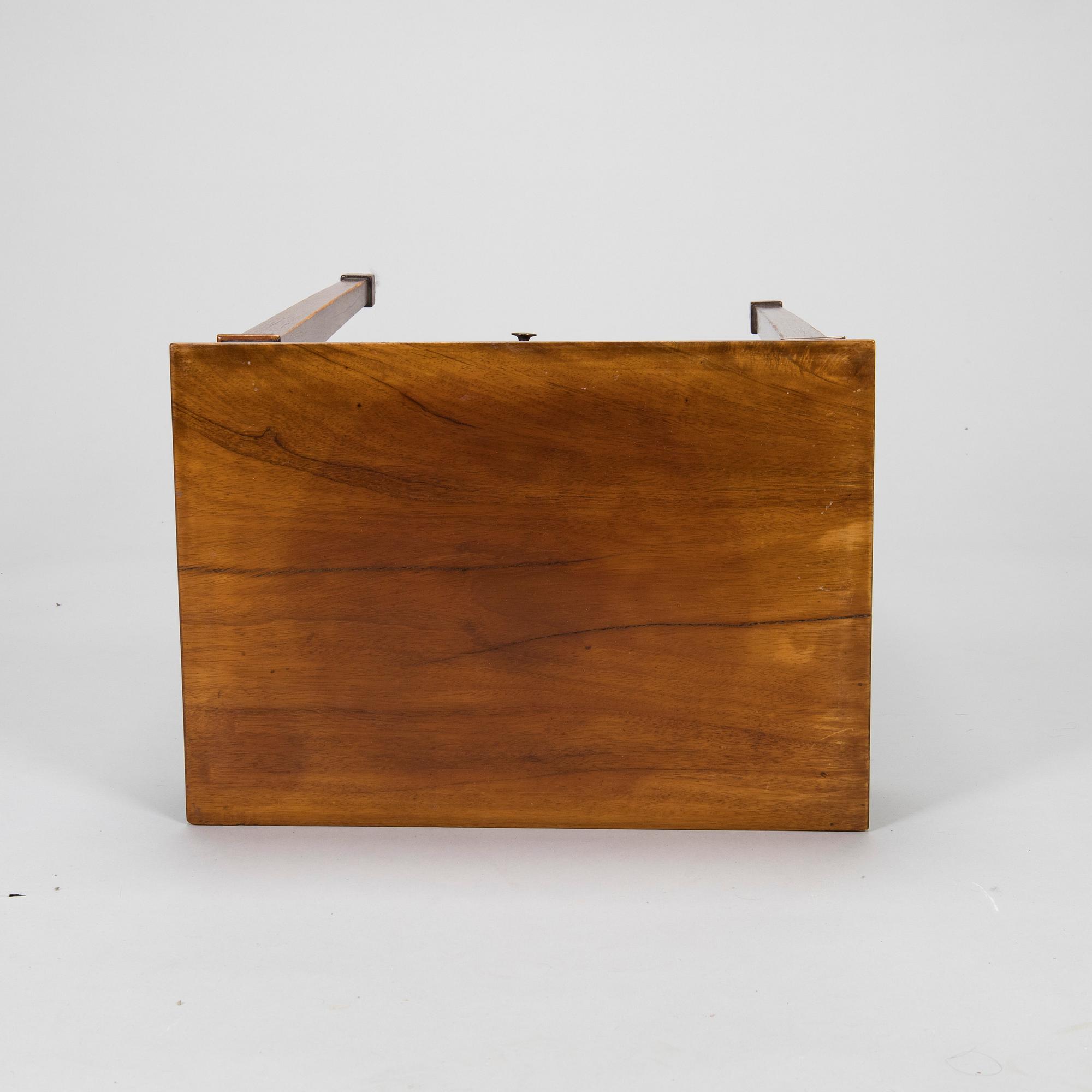 Sidobord, Frankrike, omkring år 1800, Directoire.