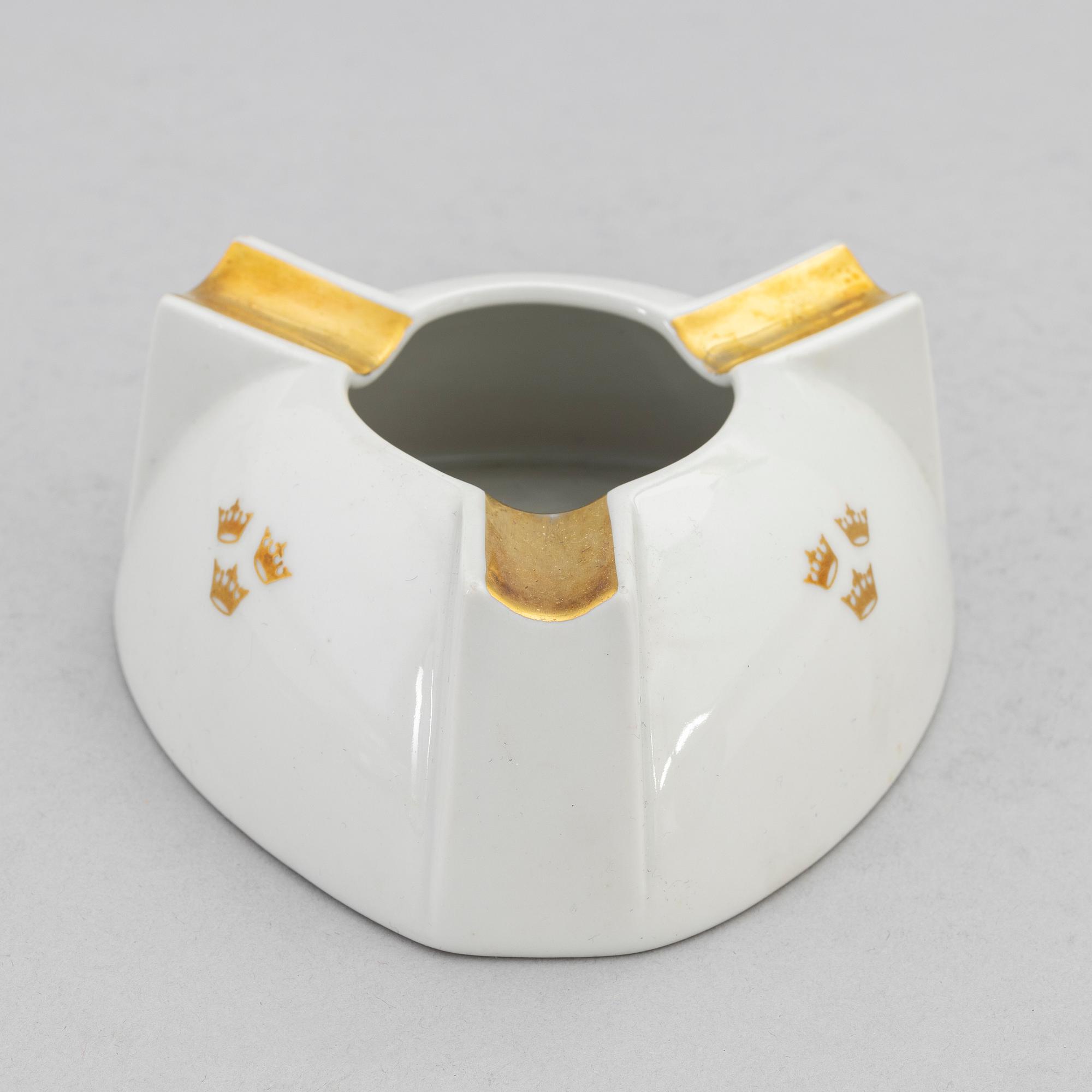 A collection of items from The Swedish America Line.