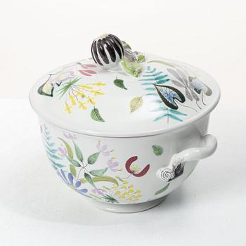 Stig Lindberg, A faience tureen with lid and handles, Gustavsberg Studio.