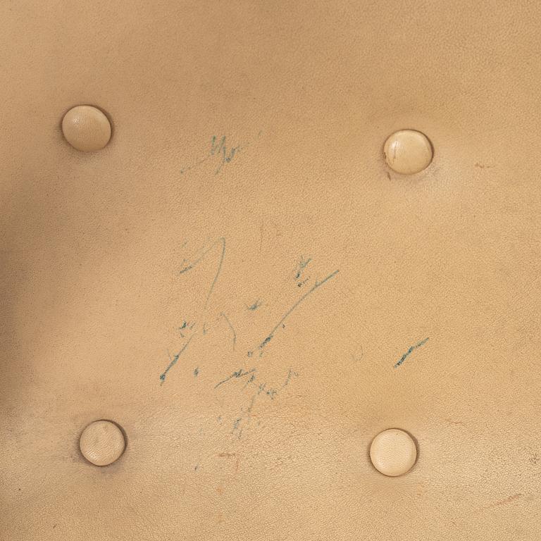 Axel Larsson, karmstolar, ett par, modell 1208, Svenska Möbelfabrikerna Bodafors.