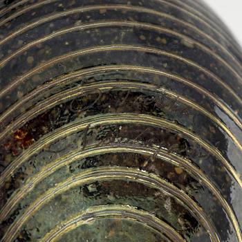 Oiva Toikka, Two glass birds, signed O. Toikka Nuutajärvi.