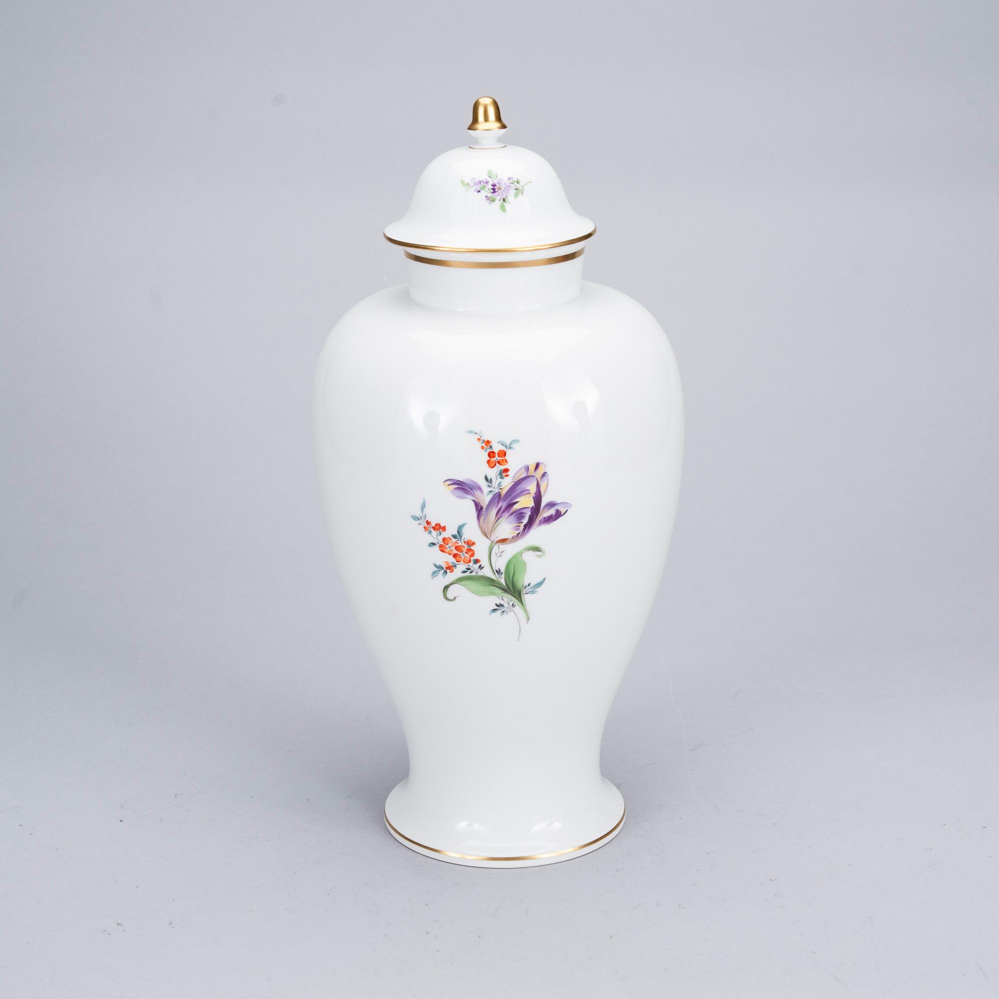 URNA MED LOCK, Meissen 1900-tal.