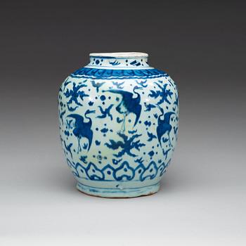 A blue and white jar, Ming dynastin, Wanli (1572-1620).