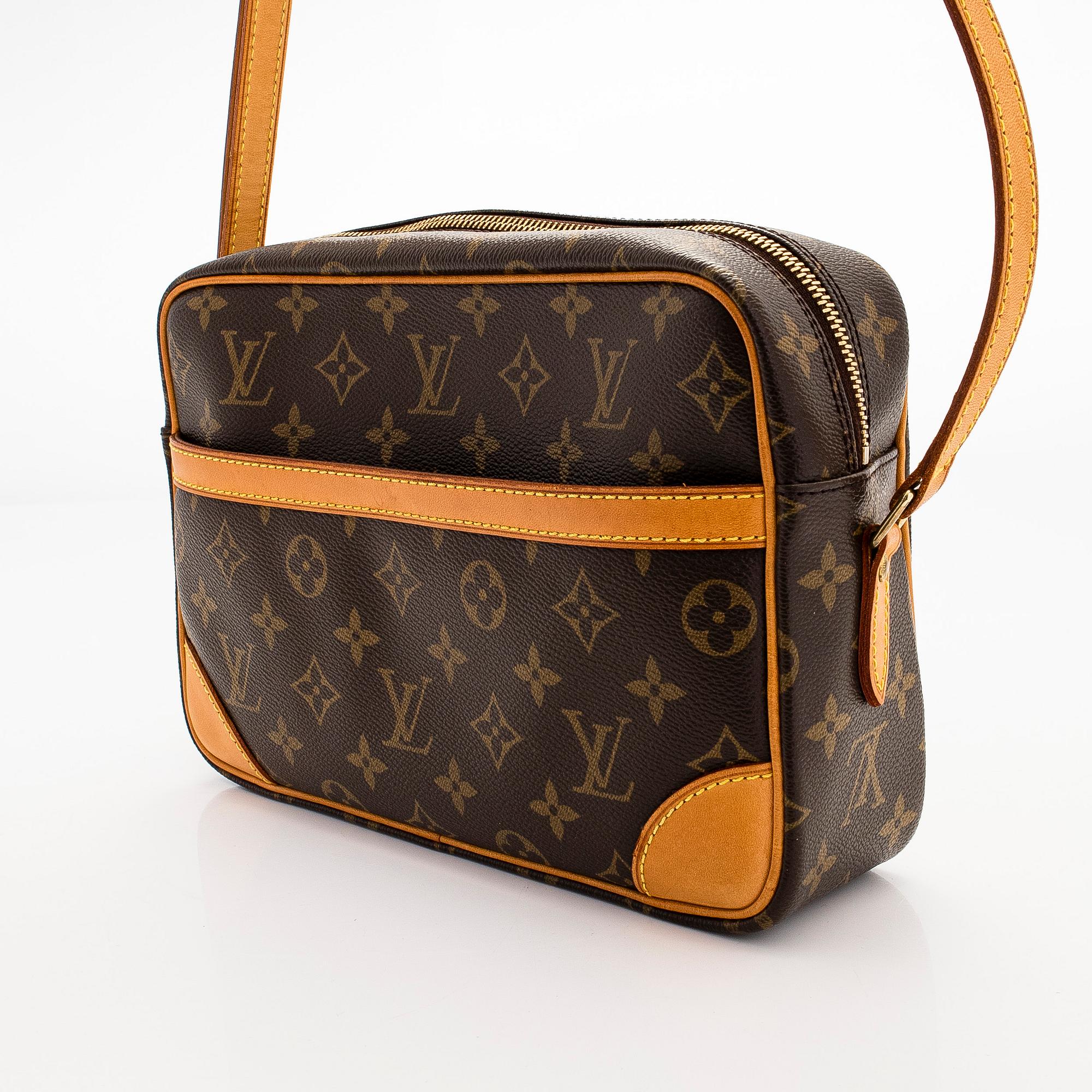 Louis Vuitton, a Monogram Canvas 'Trocadero 27' Bag.