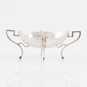 An early 20th century Chinese silver bowl, mark of Wing Nam & Company, Hong Kong.