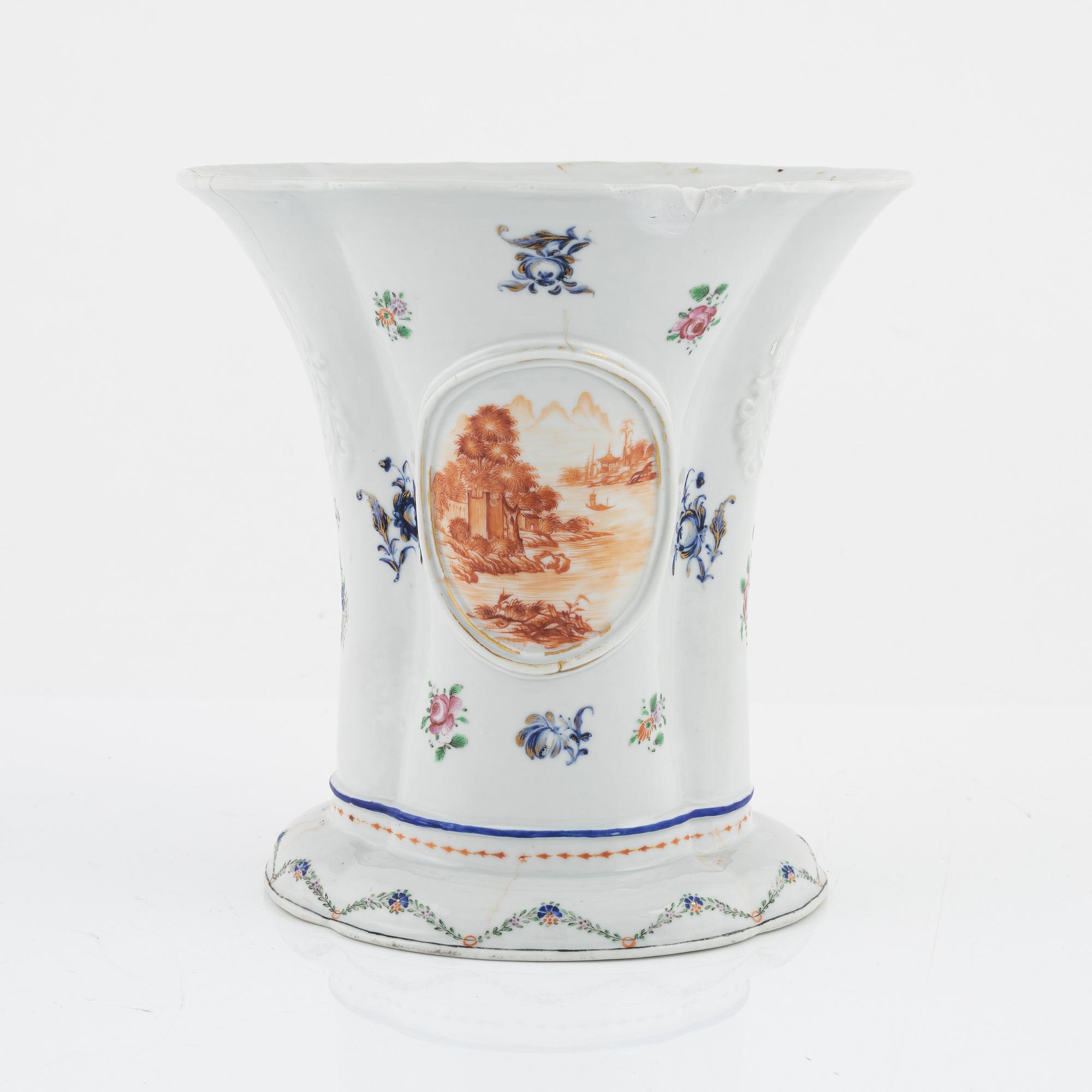 A famille rose tulip vase, Qing dynasty, 18th Century.
