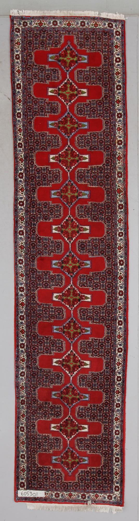 MATTA, orient, ca 396 x 92 cm.