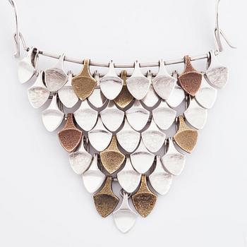 Inga-Britt "Ibe" Dahlquist, a necklace in silver, partly bronzed.