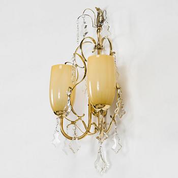 Paavo Tynell, a late 1940s wall light made to order for Taito. Belonged to the Paavo Tynell collection.