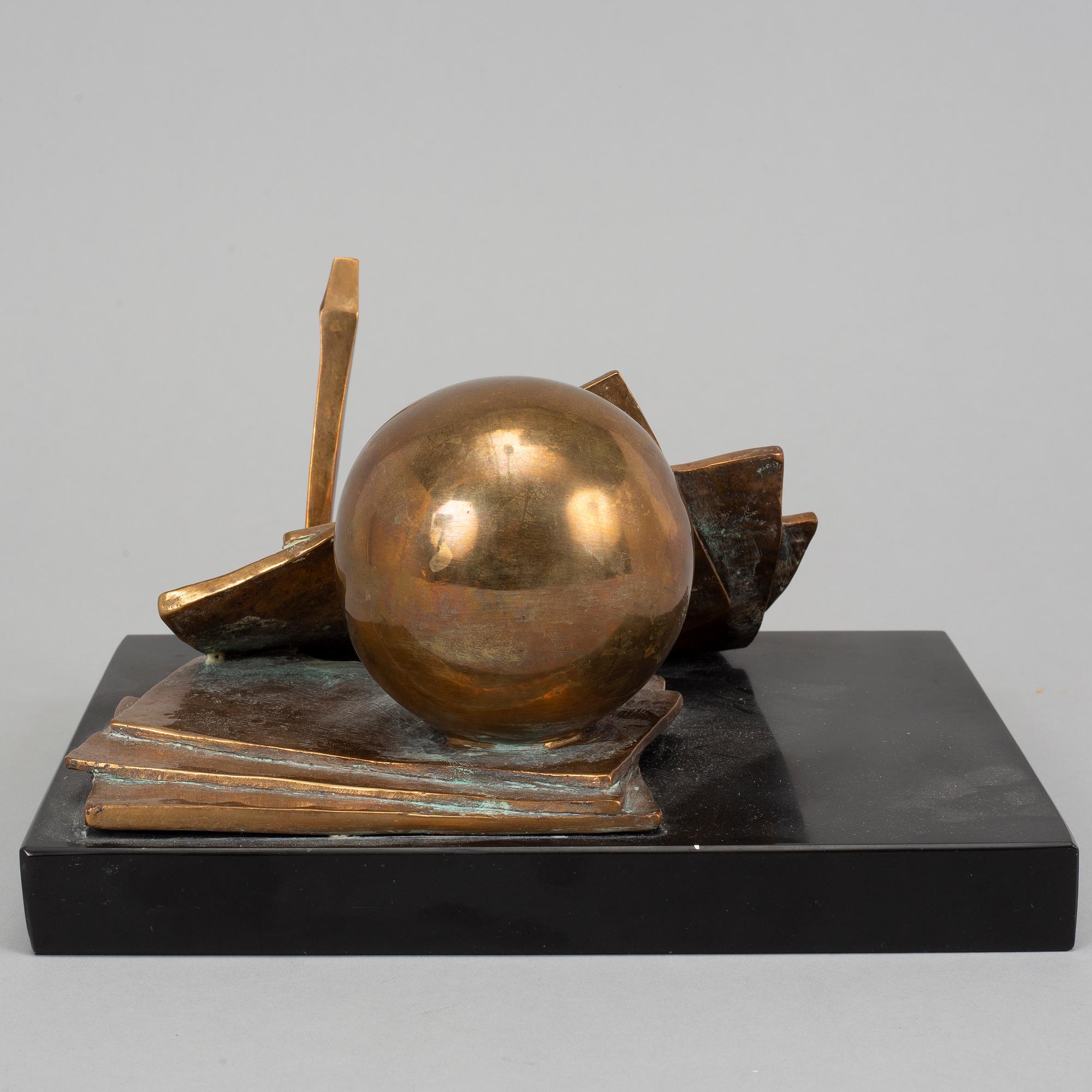Jens-Flemming Sørensen, skulptur. Sign och numr 6/6. Brons, höjd 15,5 cm, längd 25 cm.