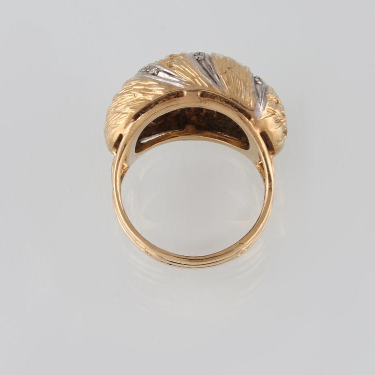 RING, 18K guld med åttkantslipade diamanter, importstämplad. Vikt 9,6 gram.