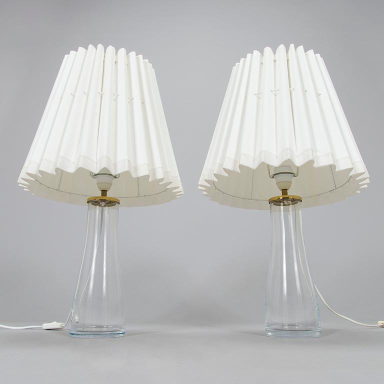 Maire Gullichsen, A pair of 1990s tablelamps for Artek.
