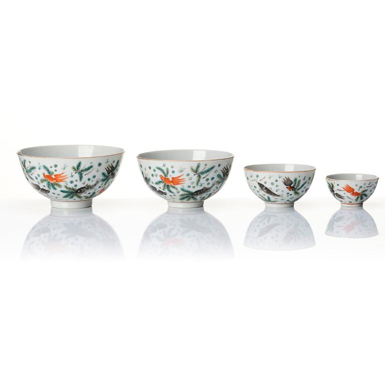 A 17 part dinner service, late Qing dynasty.