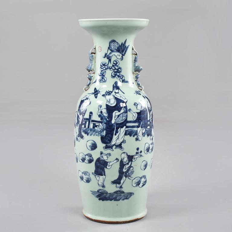 URNA, porslin, Kina, 1800-talets andra hälft.