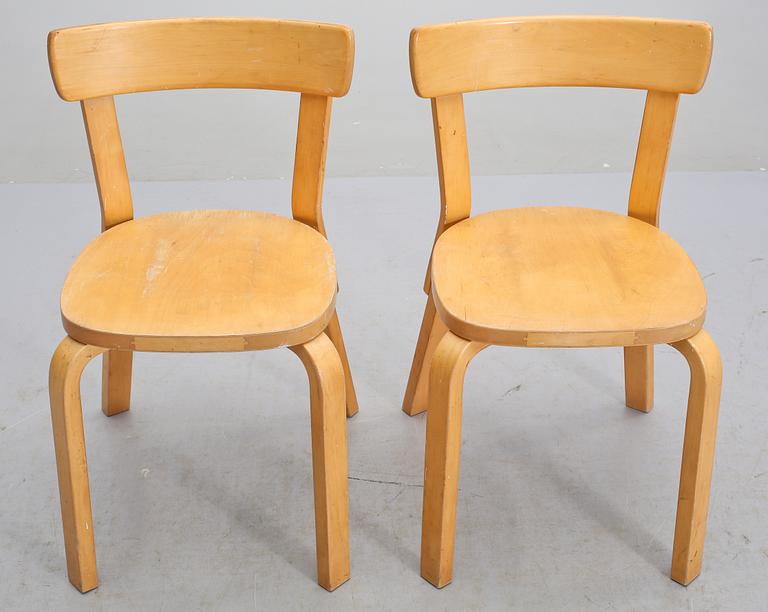 STOLAR, ett par, modell 69, Alvar Aalto, Artek, 1900-talets andra hälft.