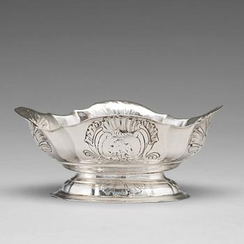 127. Konfektskål, silver, oidentifierad mästarstämpel, troligen Wiborg 1762, rokoko.