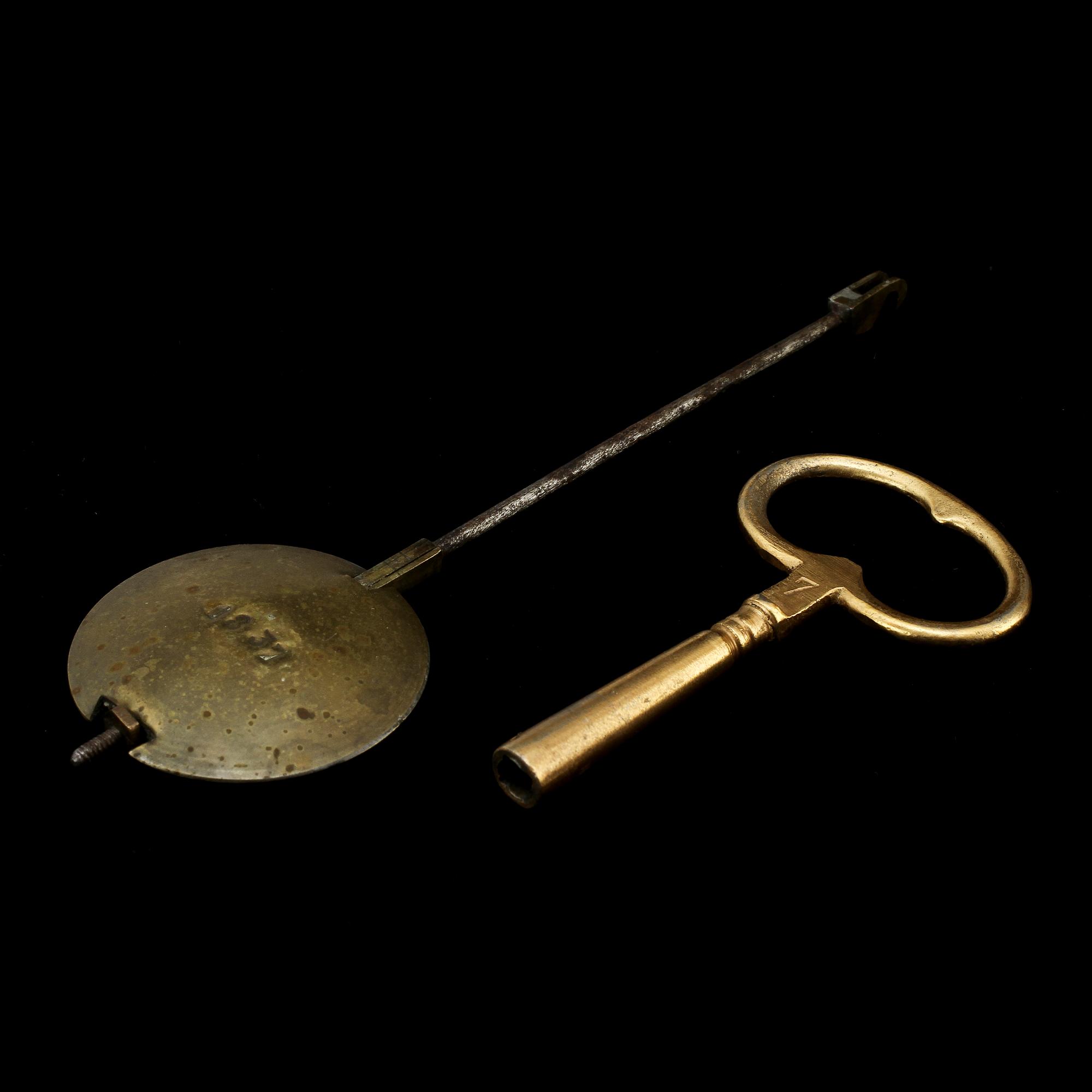 BORDSPENDYL, nyrokoko, sekelskiftet 1800/1900.