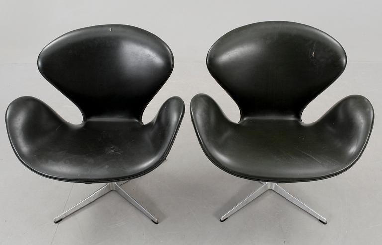 FÅTÖLJER, ett par, Svanen, Arne Jacobsen.