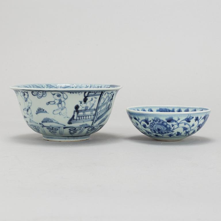 Two blue and white bowls, Ming dynasty, for south east asian market. Seafindings.