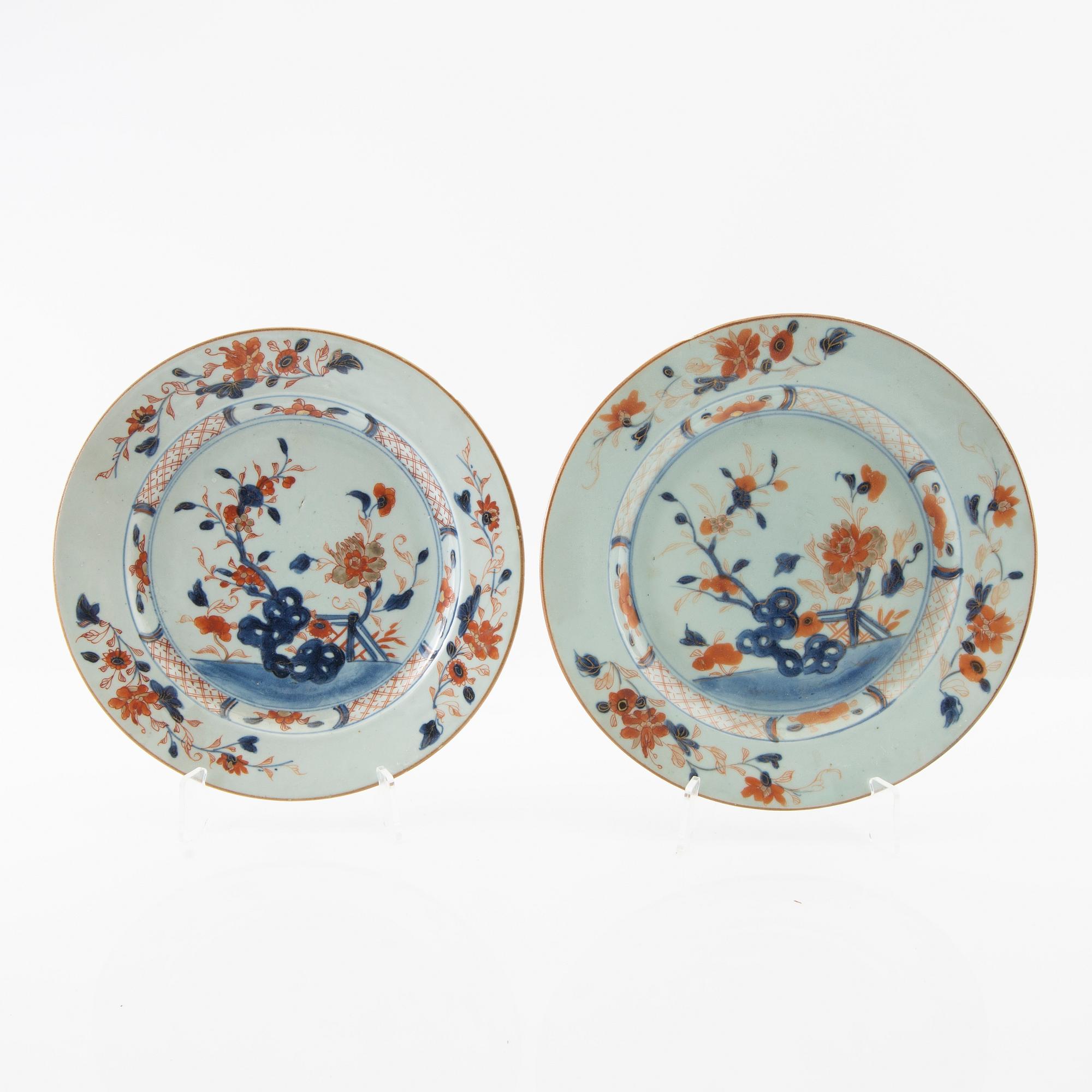 Plates 2 pcs and a dish China Qianlong (1736-95) porcelain.