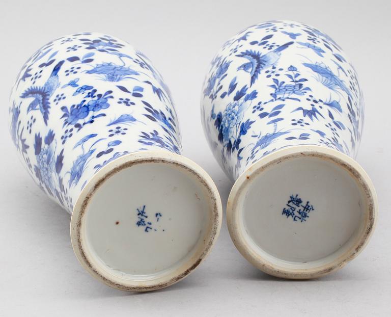 VASER, 1 par, porslin, Kina, 1800-tal.