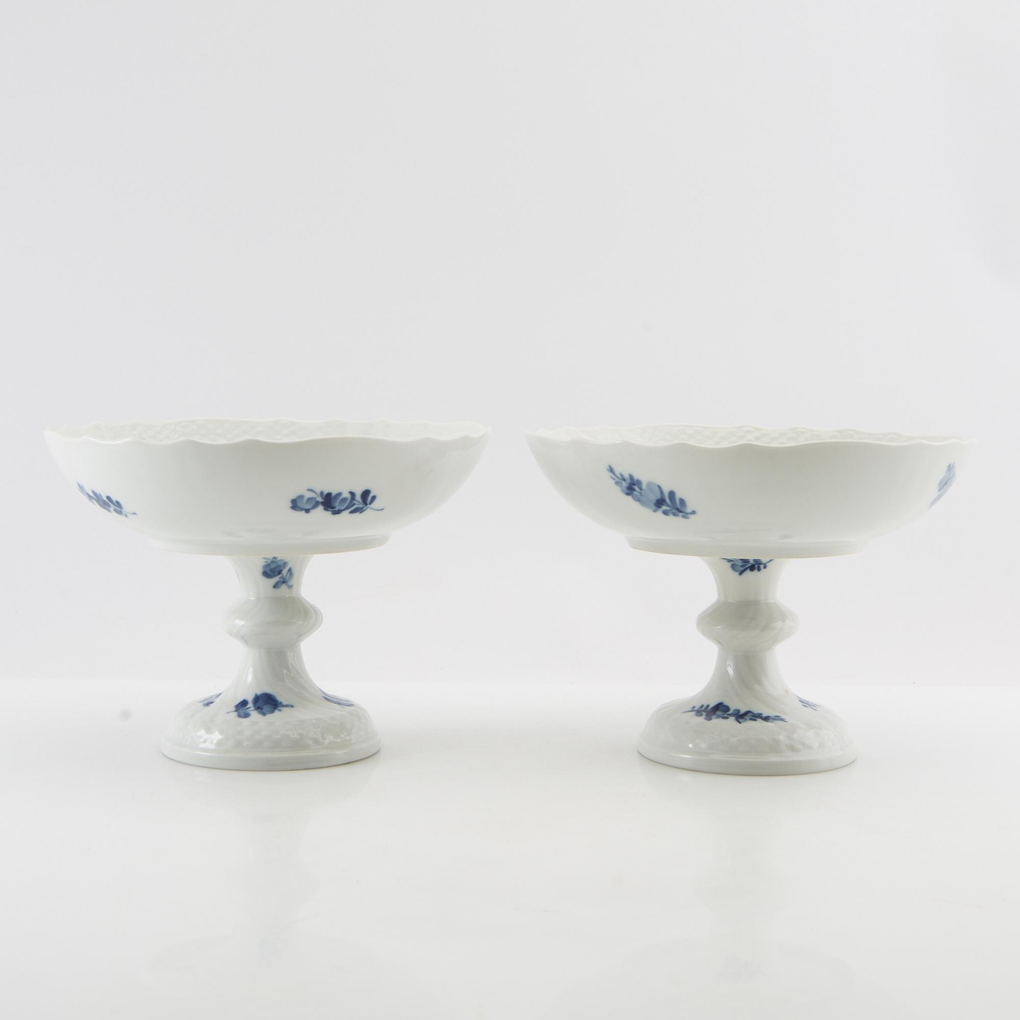 Service approximately 140 pieces "Blue Flower" Royal Copenhagen Denmark 20th century porcelain.