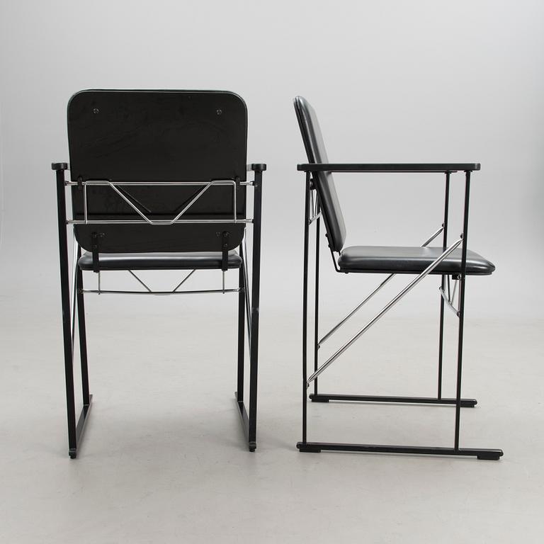 A pair of A-500 chairs for Avarte. Design year 1985.
