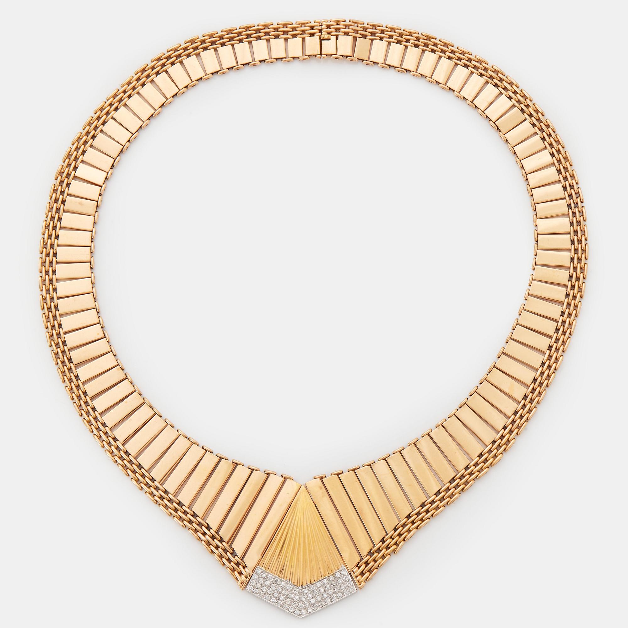 Collier 18K guld med runda briljantslipade diamanter.