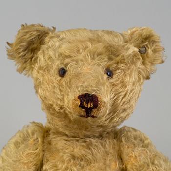 a German Steiff teddybear from the 1920's-/30's.