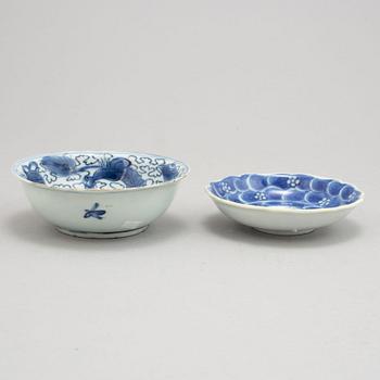Two blue and white dishes, Ming dynasty, 17th Century.
