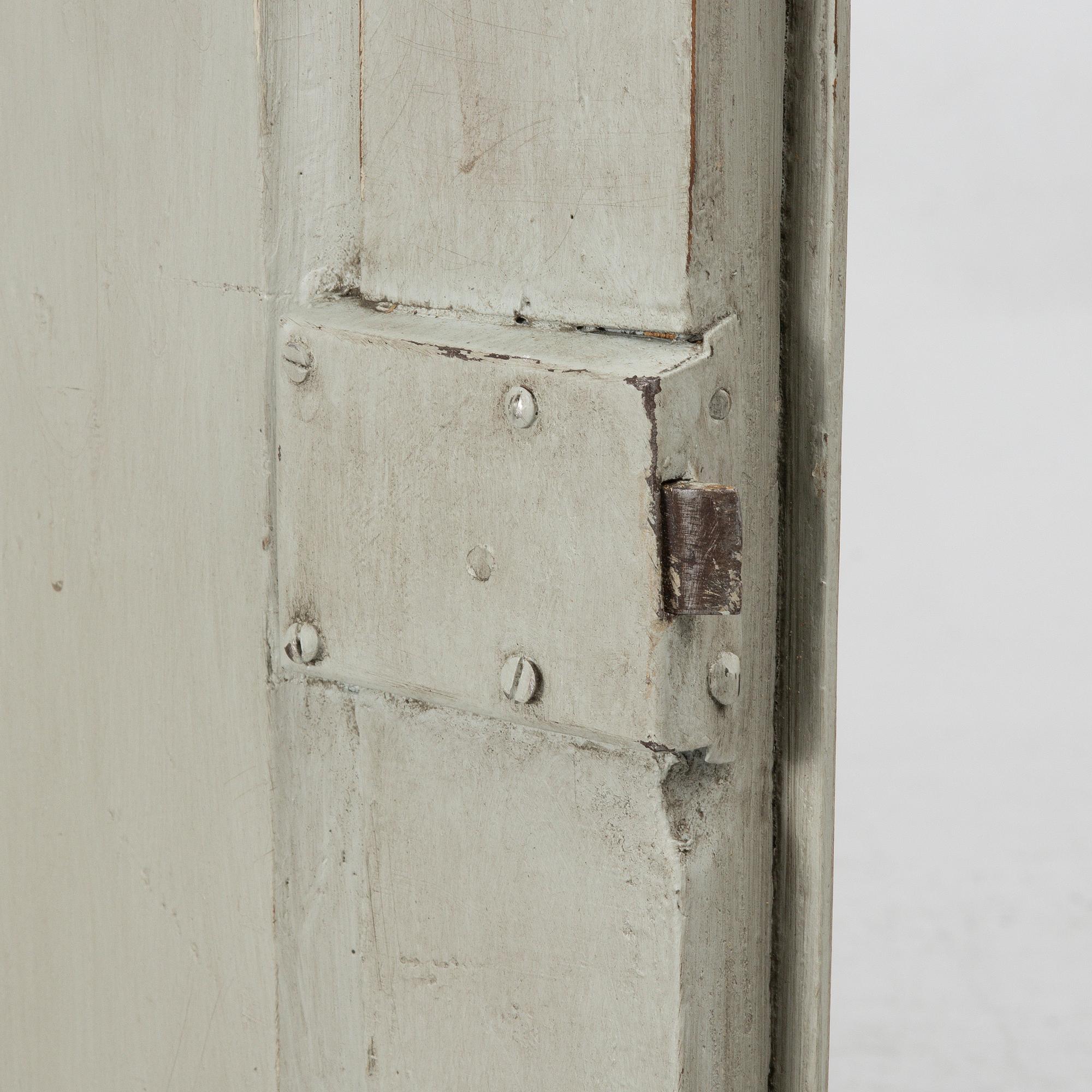 An early 19th century Gustavian corner cabinet, Sweden.