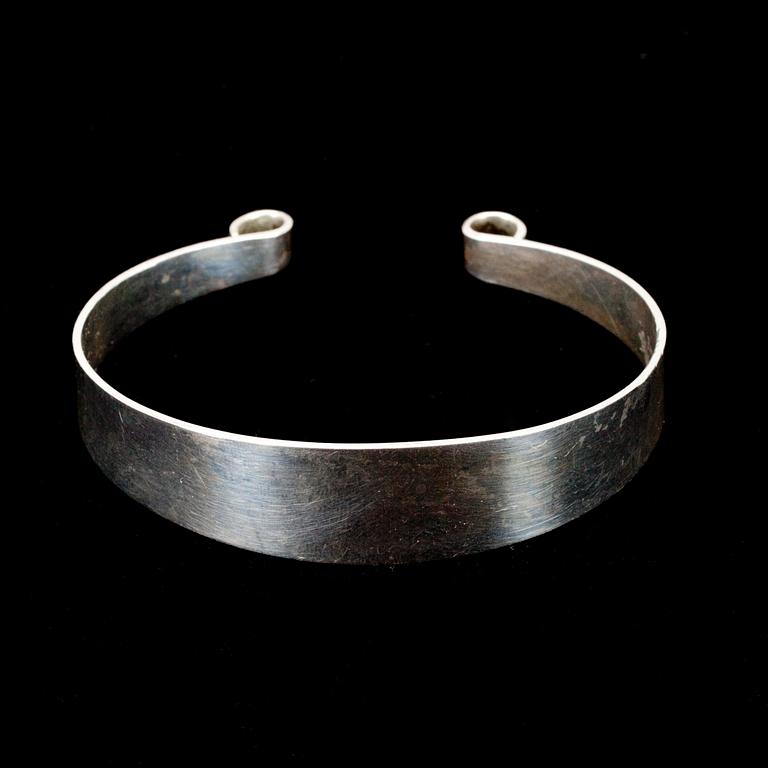 ARMBAND, silver, Elis Kauppi, Kupittaan Kulta, 1958. Vikt 17,9.