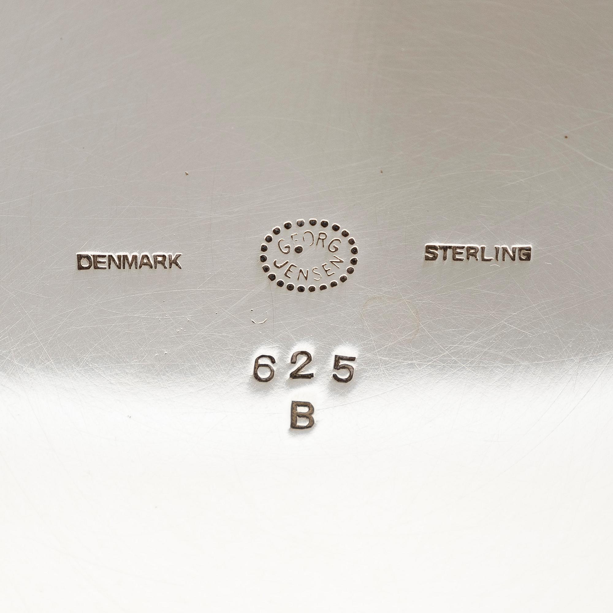 Georg Jensen, Hedelmämalja, sterlinghopea, Design nro 625 B, Tanska 1945 jälkeen.