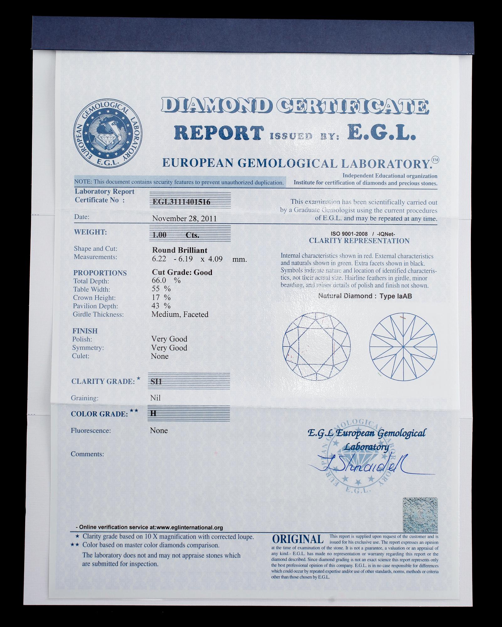 ÖRHÄNGEN, 1 par, 18 k vitguld, solitära briljantslipade diamanter ca 1.96 ct, mindre briljantslipade diamanter tot 0.22.