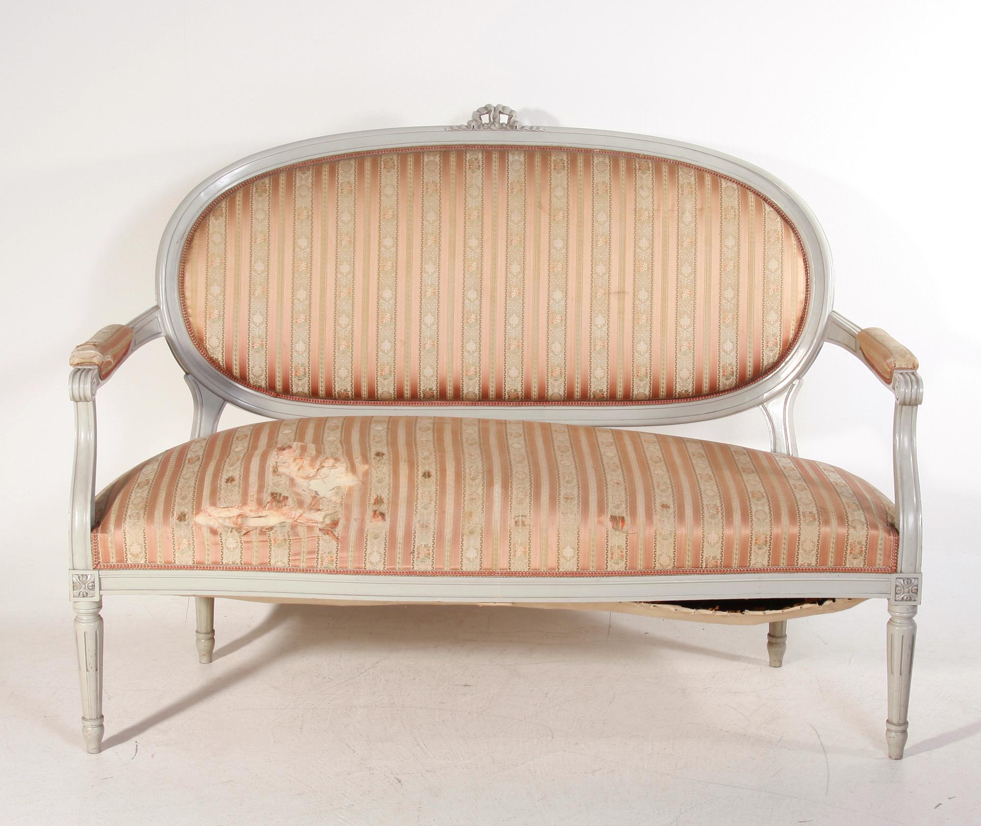 SALONGSGRUPP, 10 delar. Gustaviansk stil.