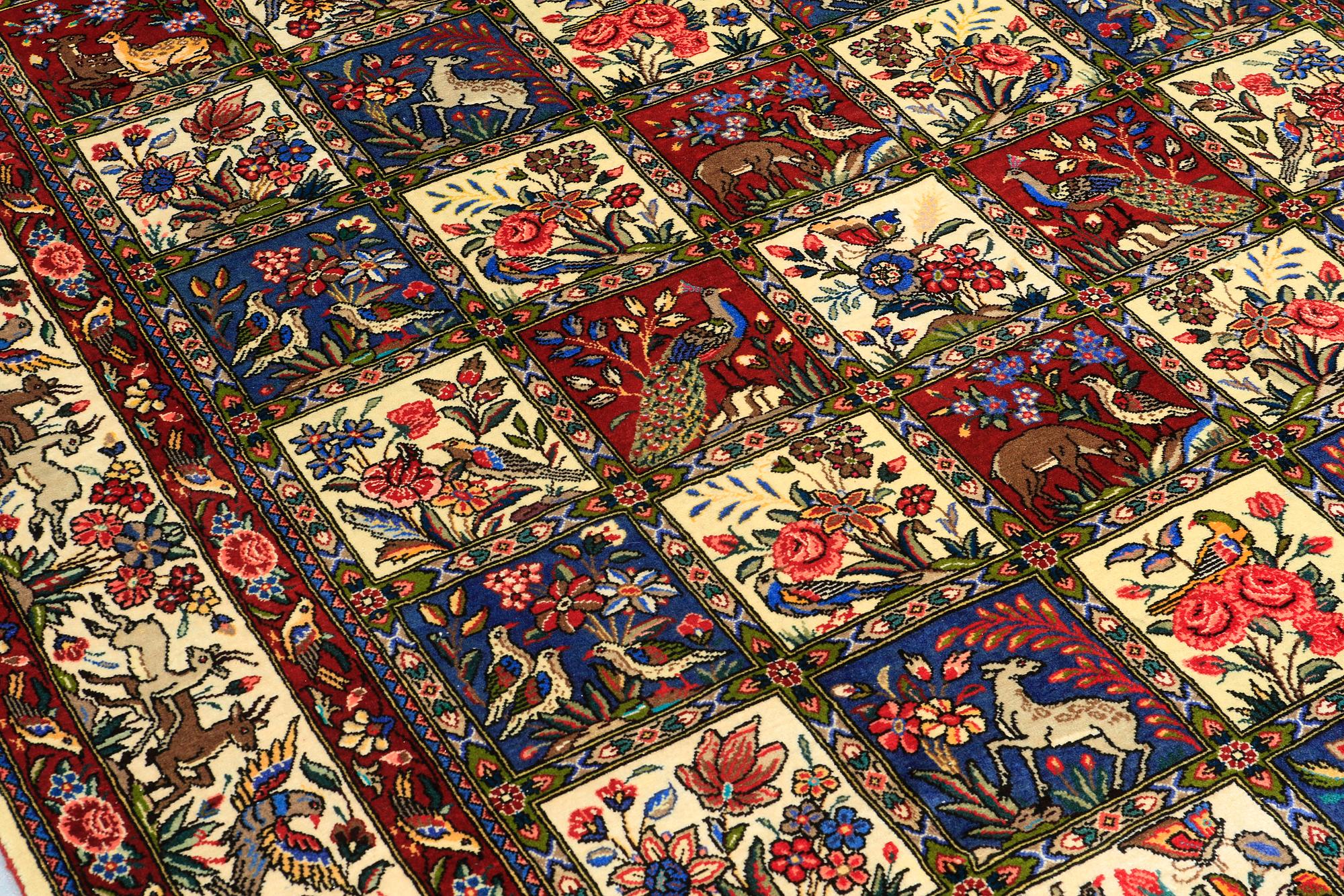 A CARPET, Figural Baktiari, ca 303 x 207 cm.