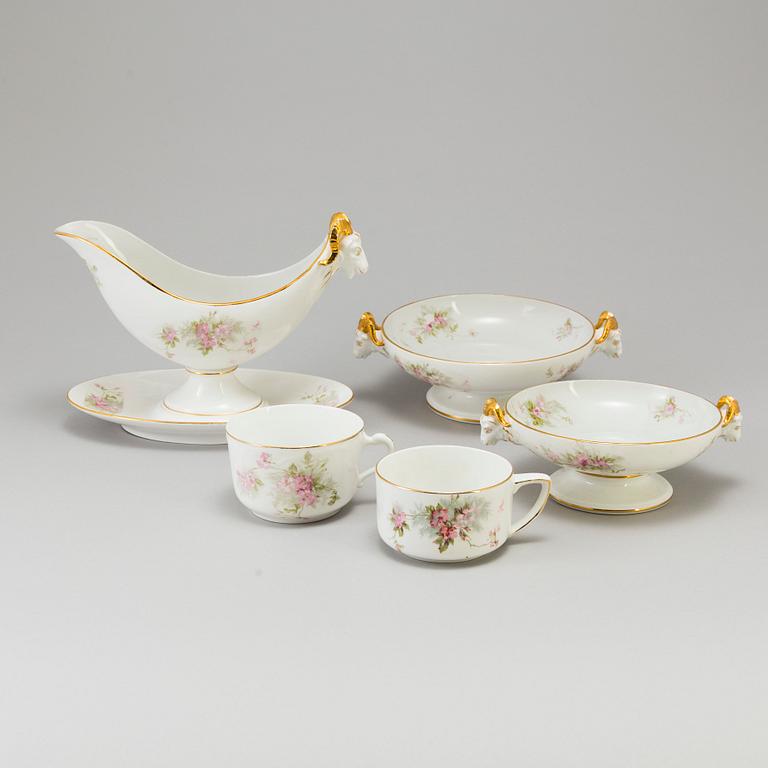 A Rörstrand 84 pieces porcelain dinner service, Sweden early 1900's.