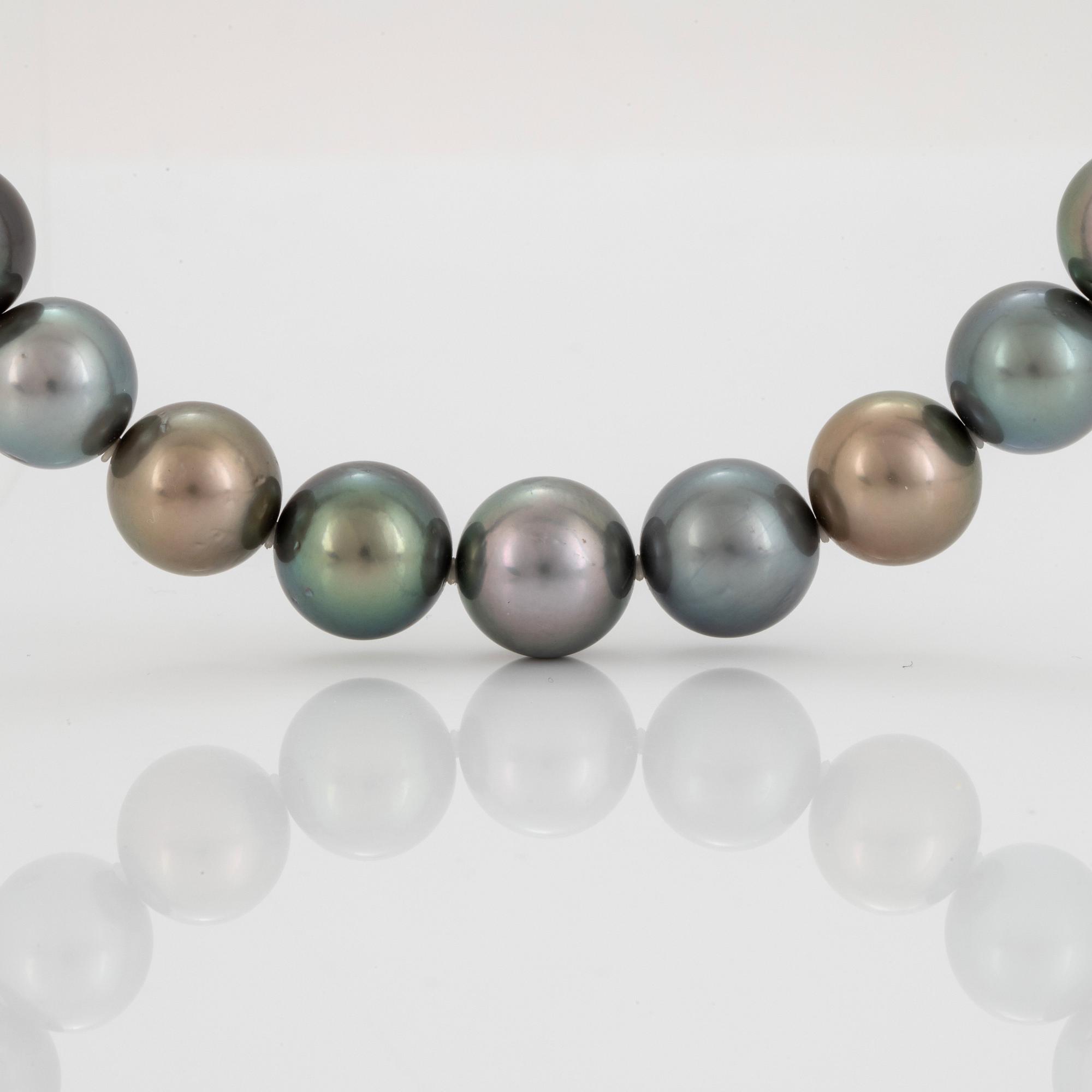 A Tahitian cultured pearl necklace.