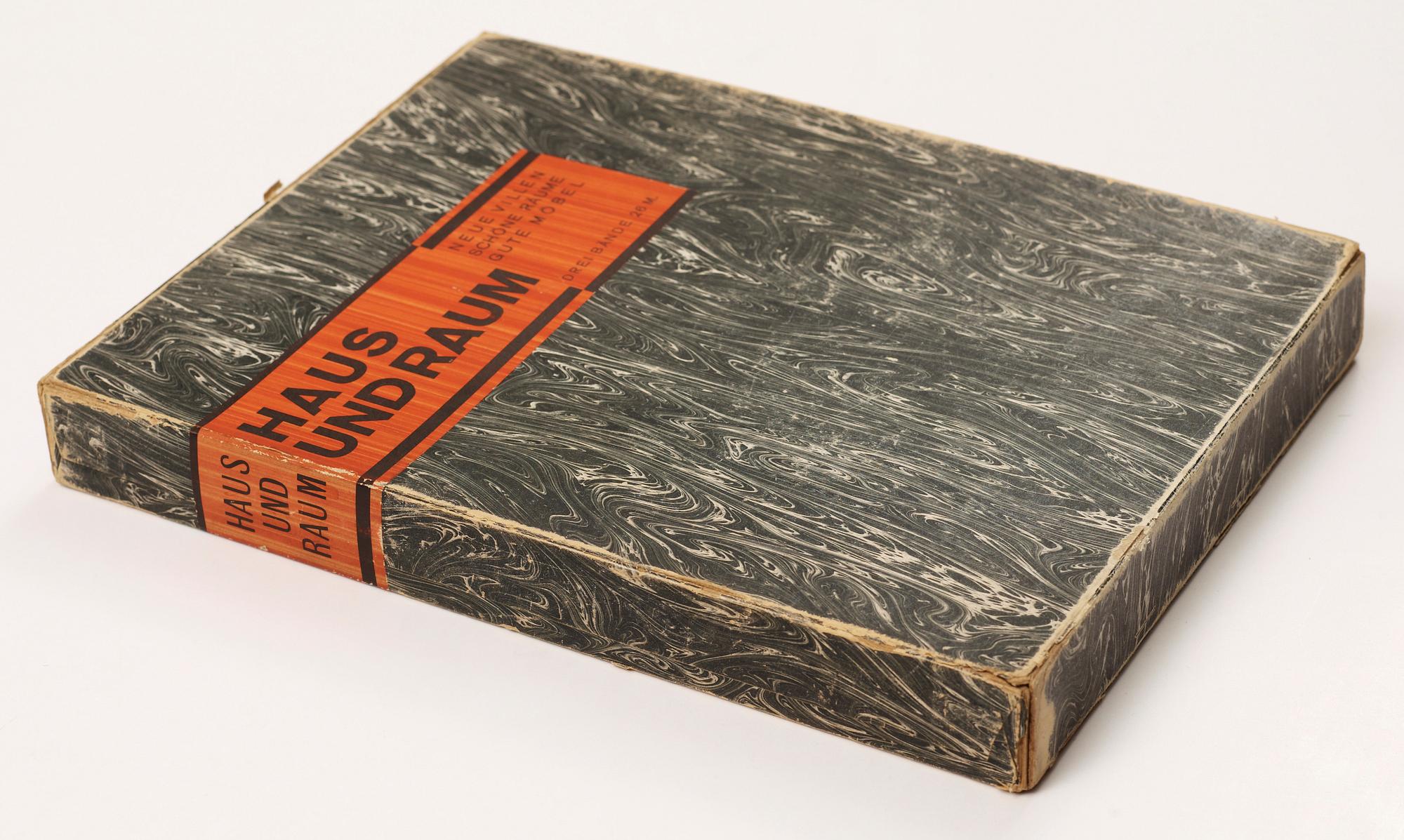 BÖCKER, 3 st, "Haus und Raum I-III" Herbert Hoffban (red). Julius Hoffman Verlag, Stuttgart, 1929.