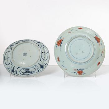 A pair of Japanese dishes, 18th/19th century.