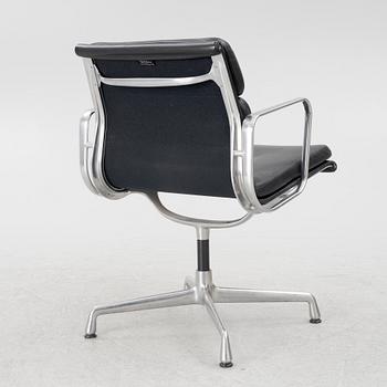Charles & Ray Eames, "Soft Pad Chair EA 208", Vitra.