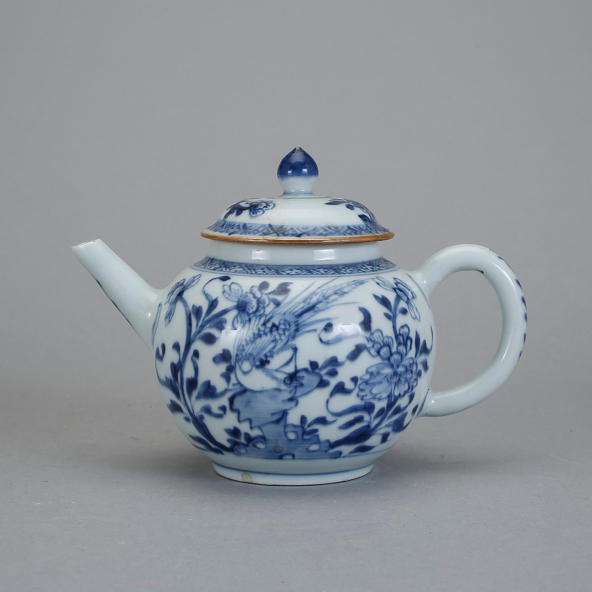 TEKANNA, porslin. Kina, 1700-tal.