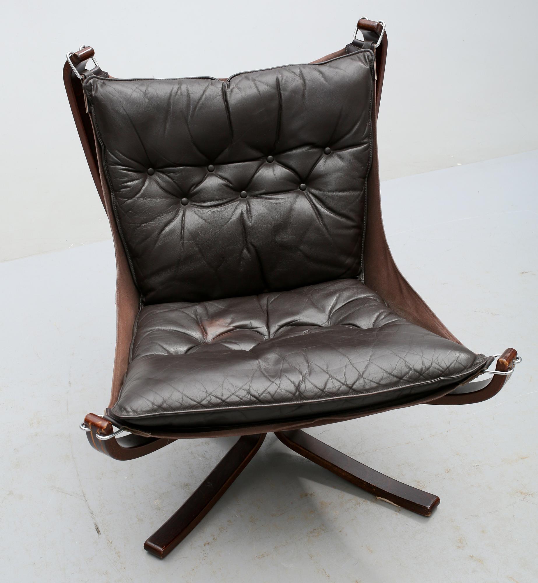 FÅTÖLJER, 2 st, "Falcon chair", Sigurd Russel, Vatne möbler, Norge, 1900-talets andra hälft.