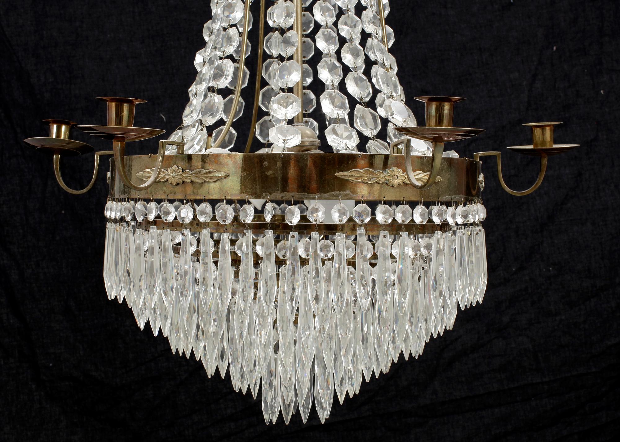 LJUSKRONA, empirestil, 1900-talets första hälft. Höjd ca 85 cm.