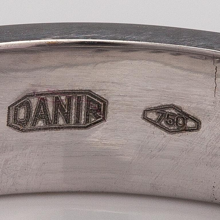 An 18K gold ring with diamonds ca. 0.44 ct in total.