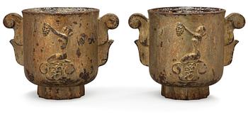 537. A pair of cast iron garden urns, Sweden 1920'-30's,