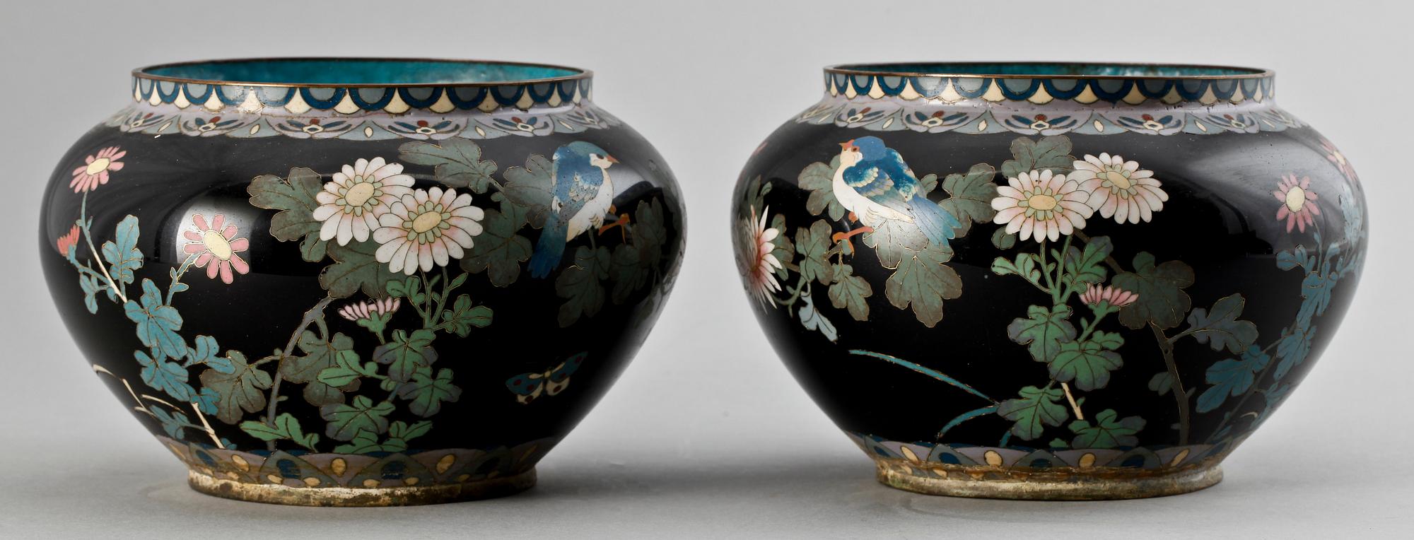 SKÅLAR, ett par, cloisonné. Kina, 1900-tal.