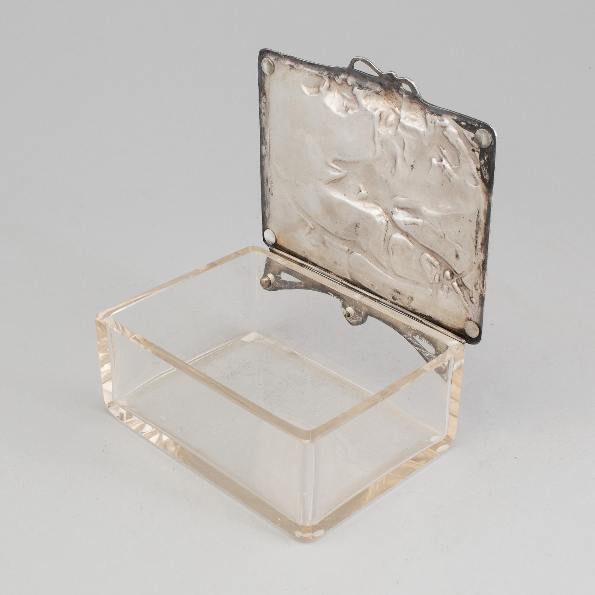 A silver plate Art Nouveau box, early 20th Century.