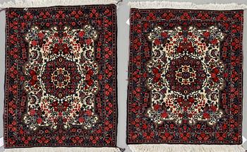 MATTOR, ett par, Bidjarer. Ca 90x75 cm styck.